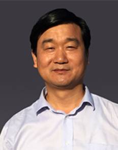 李四龙